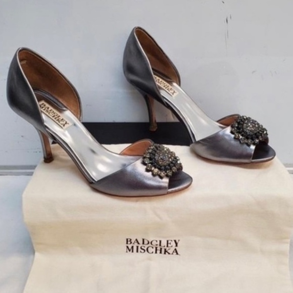 Badgley Mischka Pewter leather with rhinestone d’orsay heels size 8